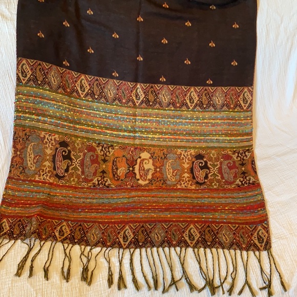 Beautiful pashmina style scarf/wrap - Picture 2 of 5